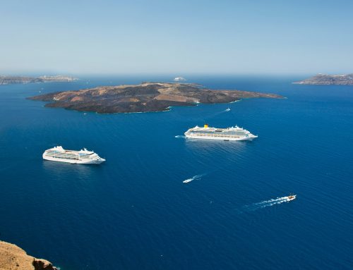 Volcanic Islands Cruise: Volcano, Hot Springs and Thirassia